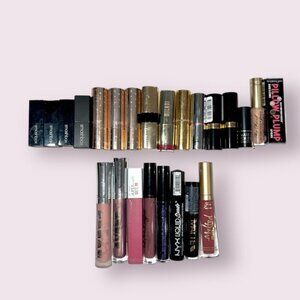 Lipstick bundle/lot of 24